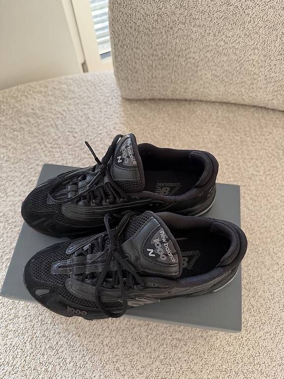 New Balance Scarpe da uomo: New Balance Sneaker 1000 – Usato da Dietikon venduto da Prelovedpearls 1