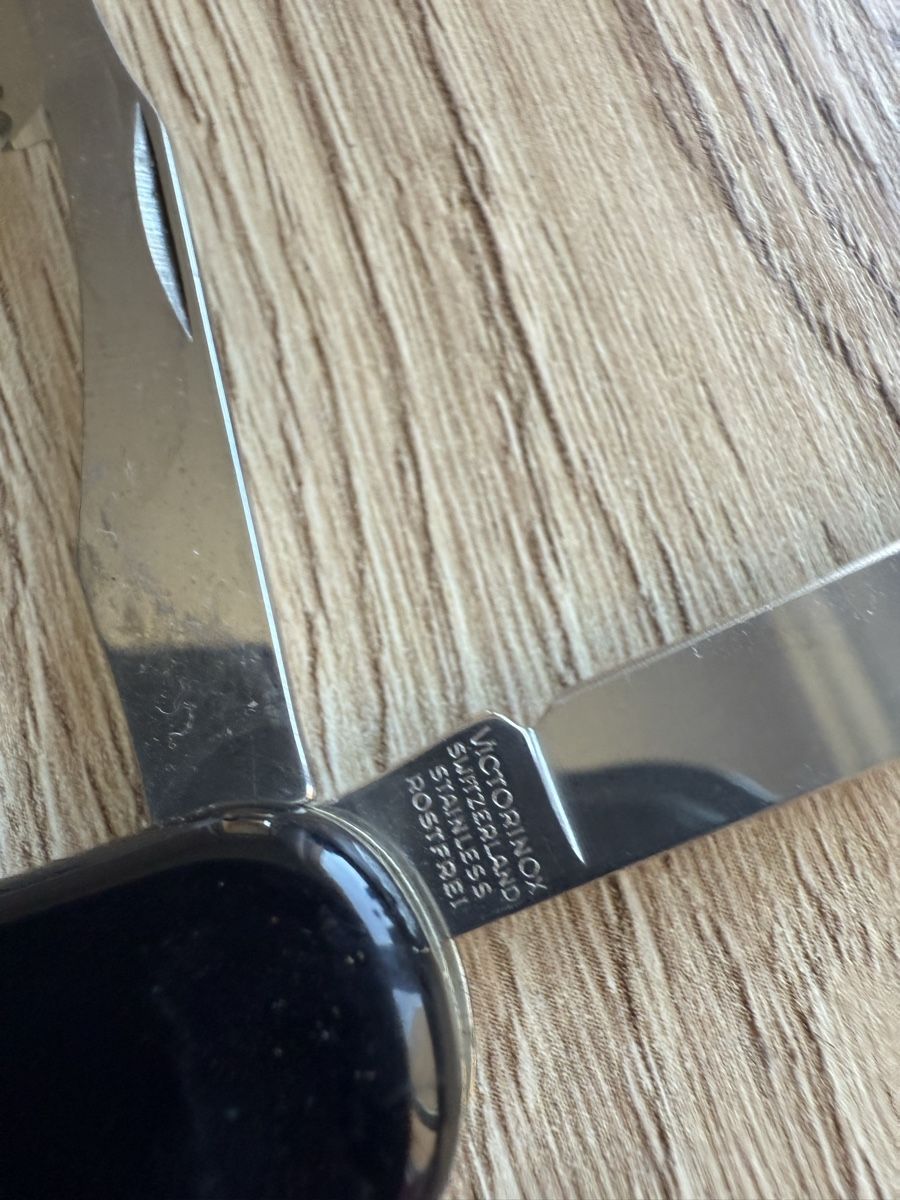 Victorinox Couteaux de poche: Victorinox Sackmesser mit Schere schwarz – D'occasion à Wettingen par Ni_la_lo 2