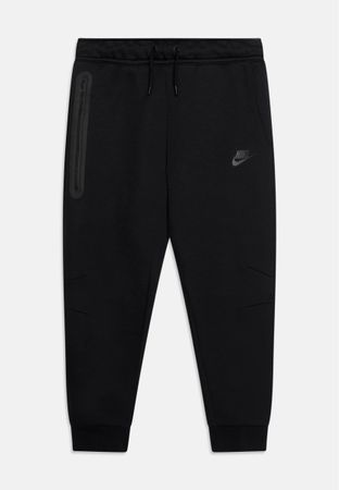 black nike joggers with pockets, size M