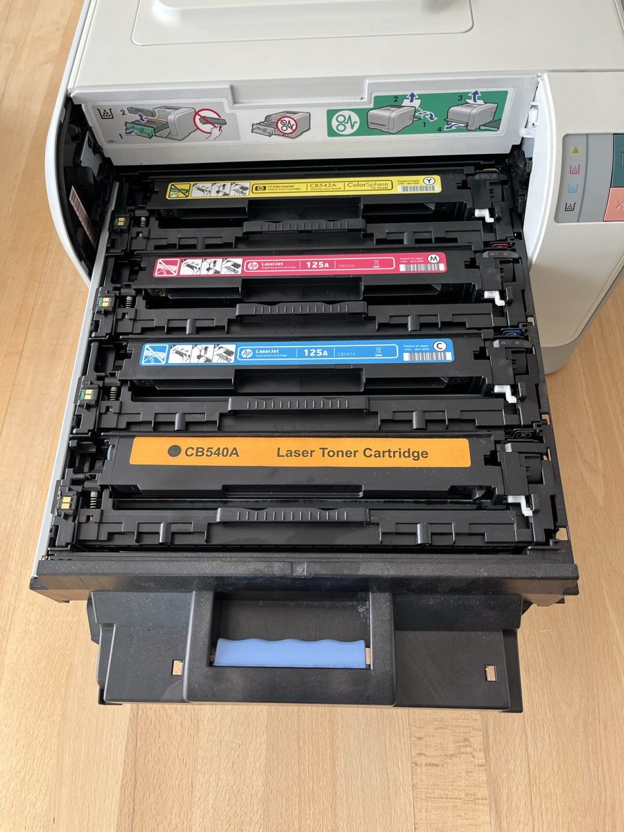 Hewlett Packard Stampanti: Laserdrucker HP Color LaserJet CP1215 – Usato da Zürich venduto da voha72 2
