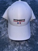 VETEMENTS Kappe Weiss