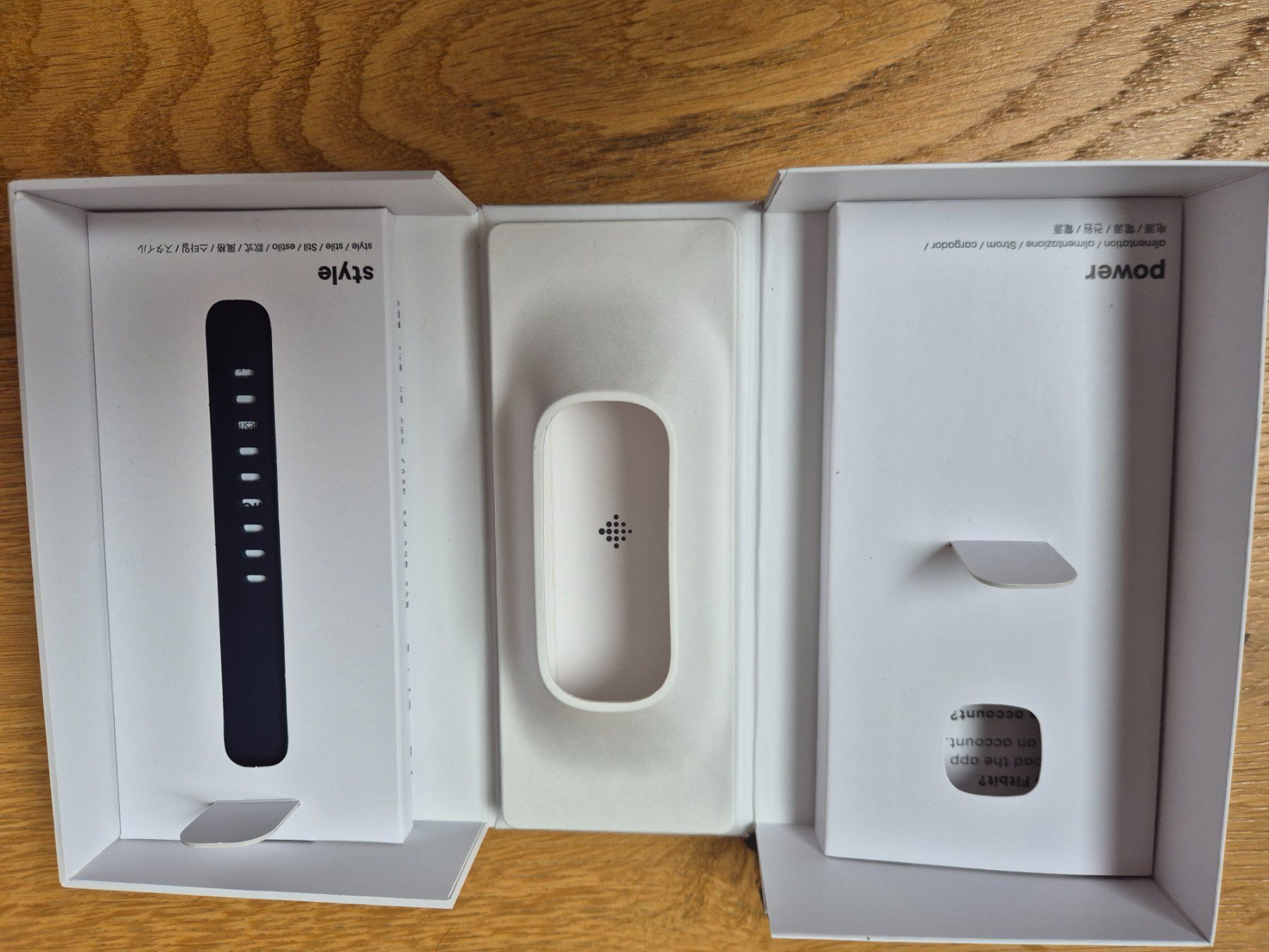 Fitbit Montres: Fitbit Versa 3 Smartwatch gold mit blauem Armband – D'occasion à Mollis par Kekie 2