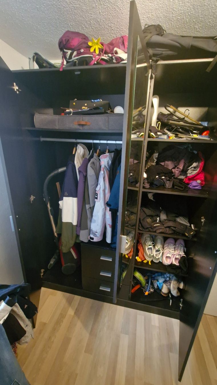 Armadi: Schrank 150x55x201 – Usato da Pfäffikon ZH venduto da Ironstorm321 1
