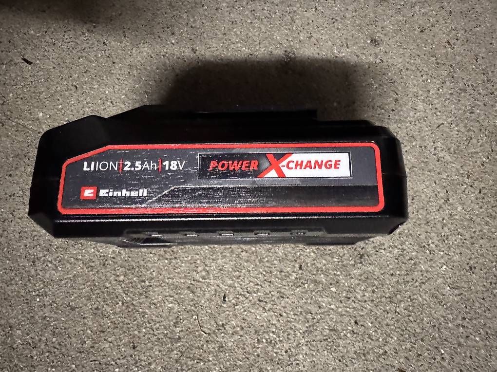 Batterie: Einhell Akku 2.5AH mit Ladegerät – Nuovo e nell'imballaggio originale da Kriens venduto da ChristophS04 1