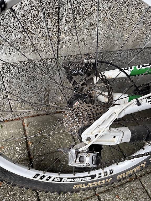 Vélos: Downhill Bike grösse L – D'occasion à Solothurn par wys_6smq 2