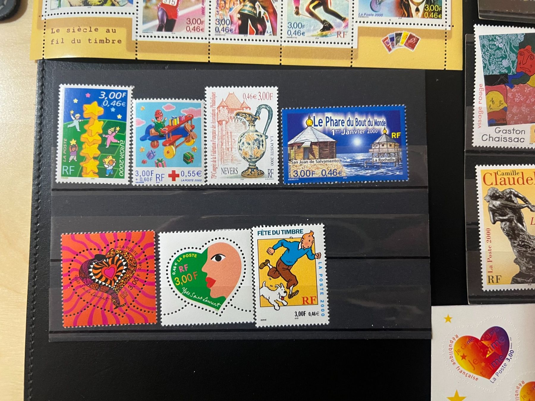 Tutti i francobolli: () Lot timbres neufs 2000** – Nuovo e nell'imballaggio originale da Lausanne venduto da ffhoud 4