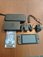 Nintendo Switch Konsole mit Zubehör und Spiel