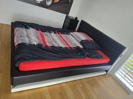 Polsterbett mit Beleuchtung