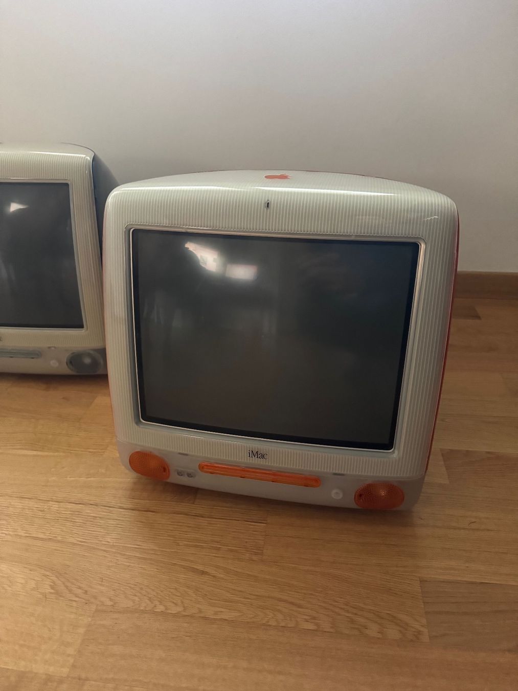 Apple PC: iMac G3 Tangerine DVD + US Keyboard & Mouse – Usato da Zürich venduto da hvendelbo 1