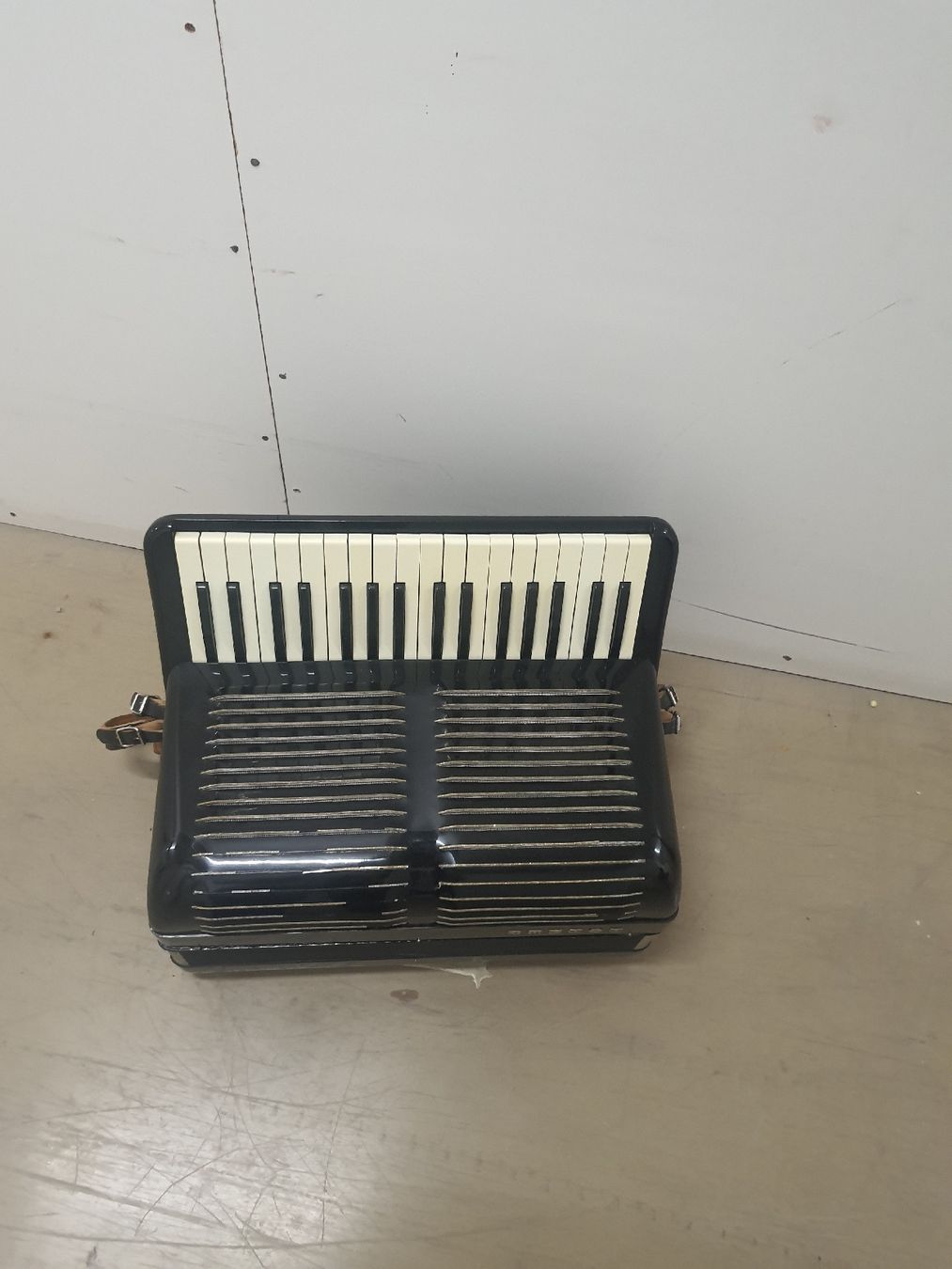 Hohner Strumenti musicali: accordéon à piano hohner – Usato da Pont-de-la-Morge venduto da Mirabelle0 3