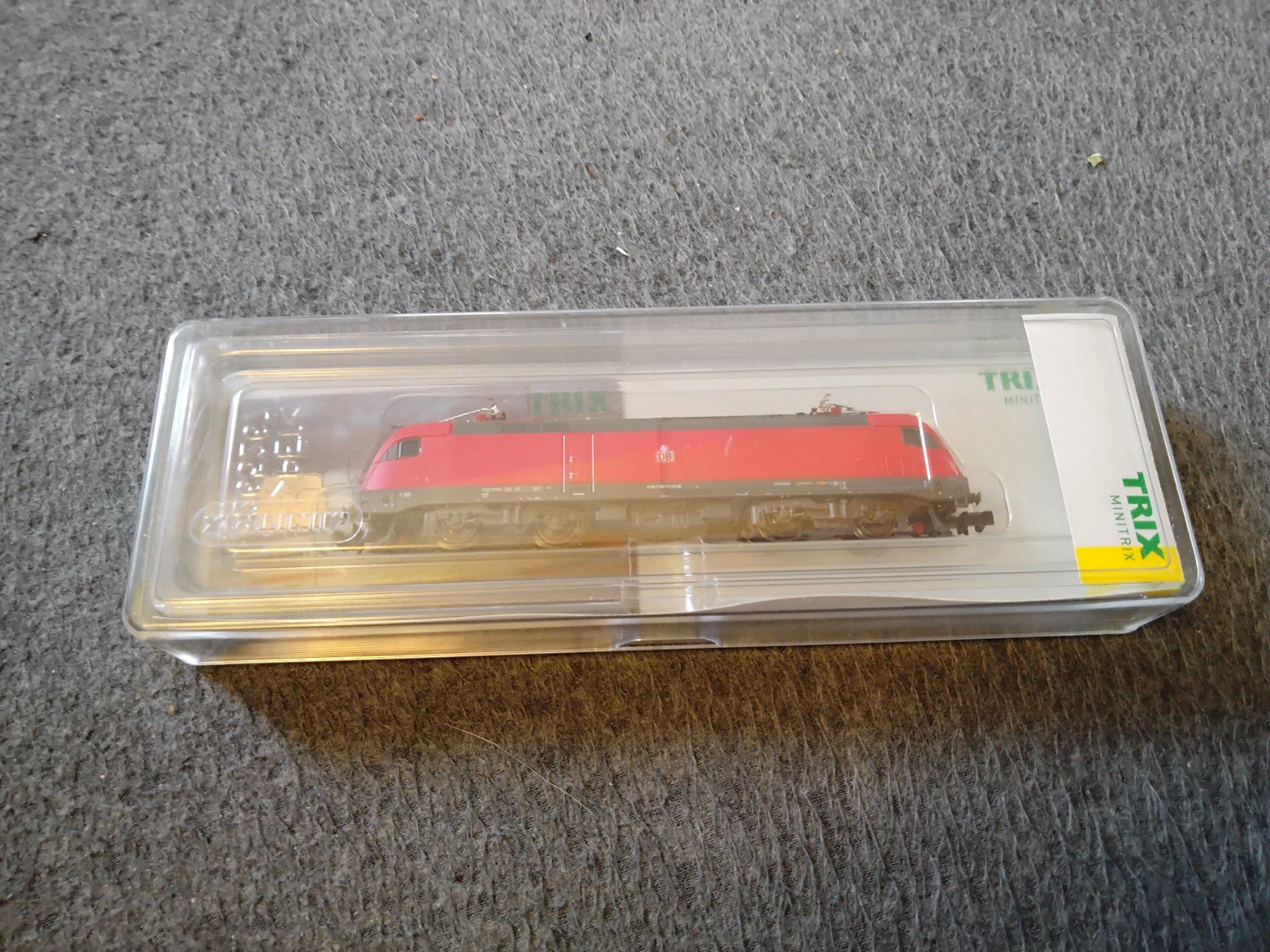 Trix Trains électriques: Minitrix BR 182 DB Digital Sound Neuwertig – Neuf avec emballage d'origine à Romanshorn par jar_rxt9 2
