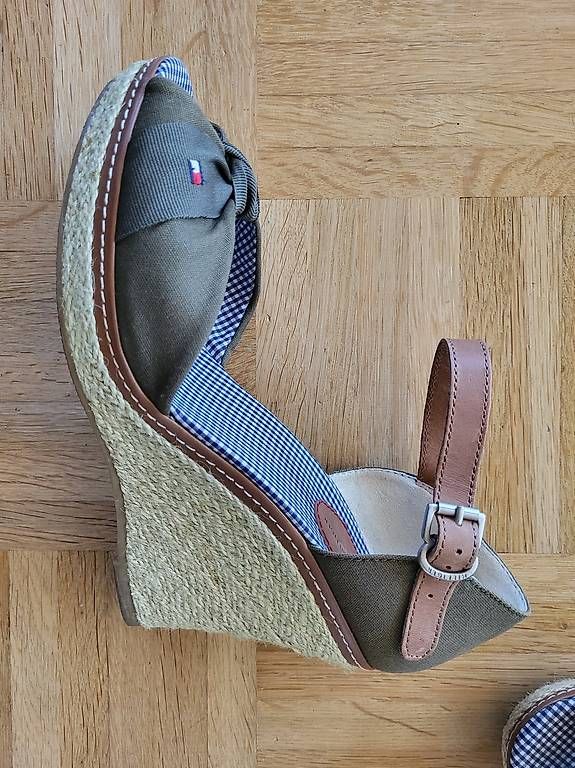 Scarpe da donna: Tommy Hilfiger Sandalen heels Gr 40 – Usato da Schaffhausen venduto da lin_r6yz 3