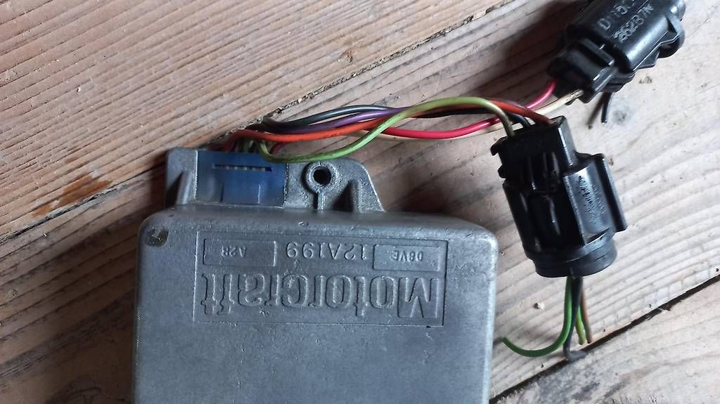 Tutti pezzi di ricambio auto: Zündmodul Oldtimer Ford Granada MK 2 – Usato da Sarmenstorf venduto da 17m_P3 3