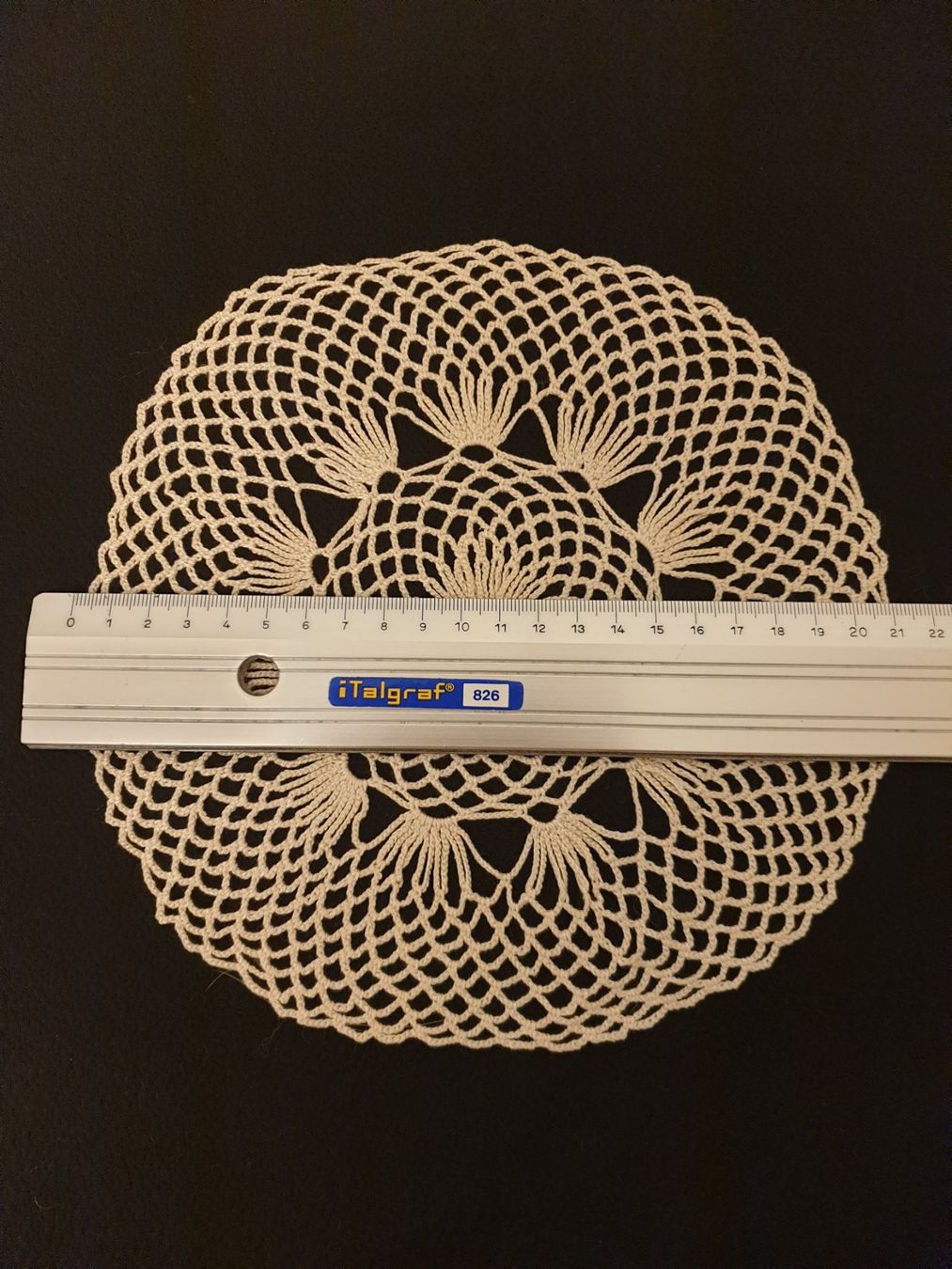 Tutte le decorazioni: Spitzendeckchen gehäkelt Spitzendeckeli 20 cm Beige Deckeli – Nuovo e nell'imballaggio originale da Gossau ZH venduto da LeoniesDeko 1