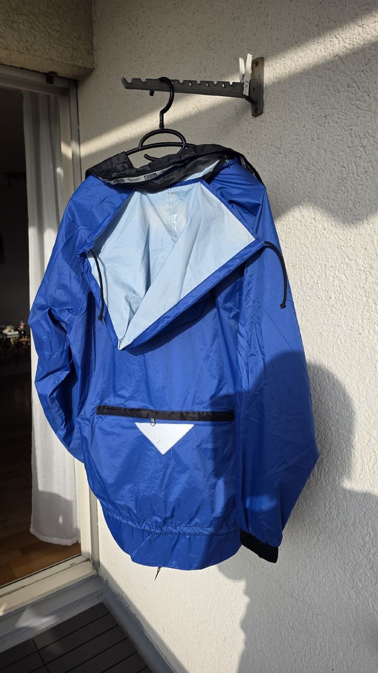 Giacche: Regenjacke – Usato da Dübendorf venduto da Jolenia 1