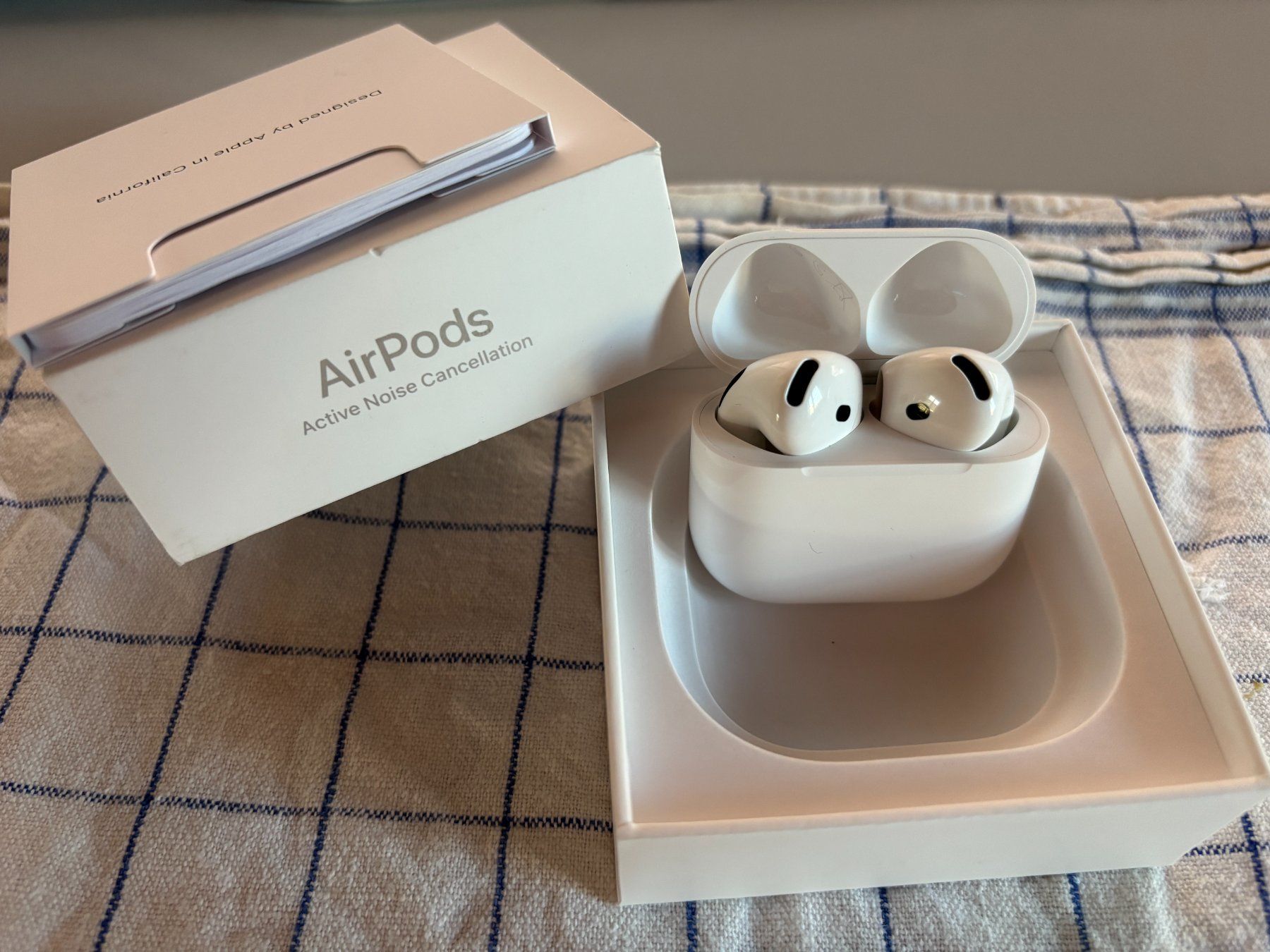 Apple Casques audio: Apple Airpods 4 ANC - NEU – Neuf (Voir description) à Aadorf par Shecar