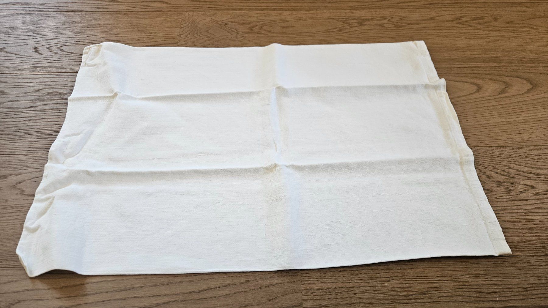 Biancheria da letto: Federa bianca 70x45 cm – Usato da Melano venduto da H-Sara