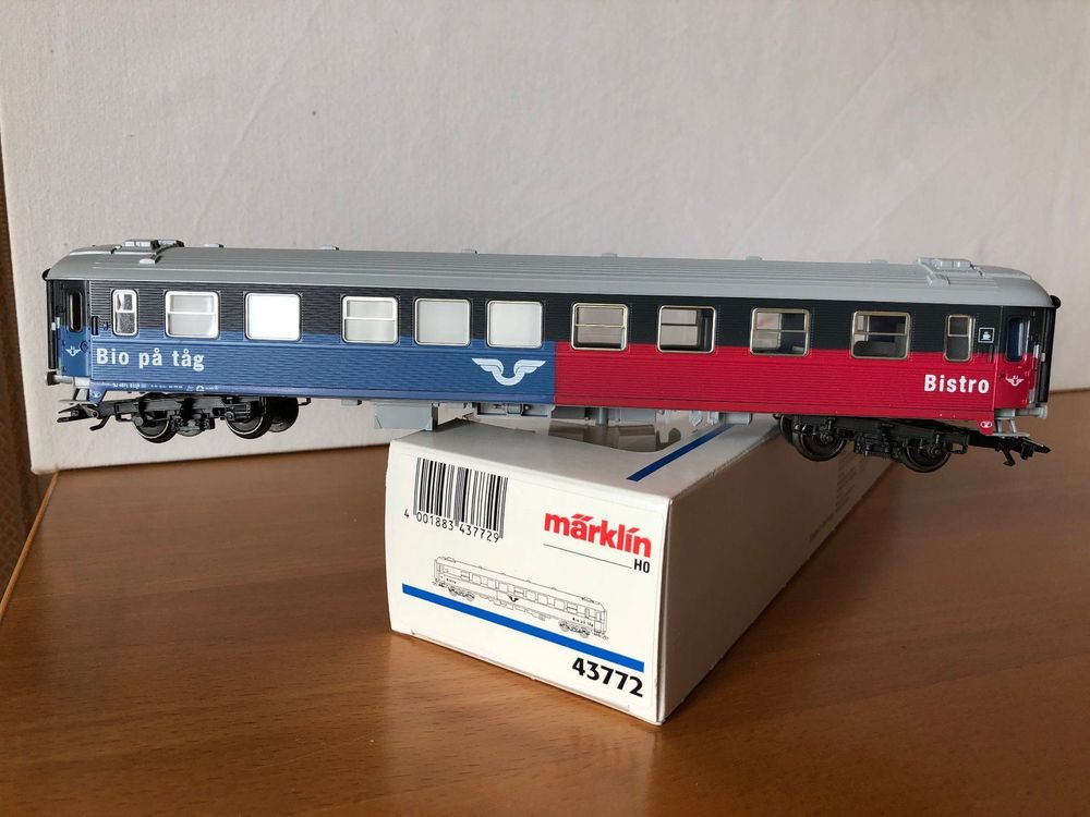 MARKLIN HO 4002 VOITURE VOYAGEUR 2e CLASSE BOITE A TONNERRE + ECLAIRAGE + 2 FEUX AR - Collection