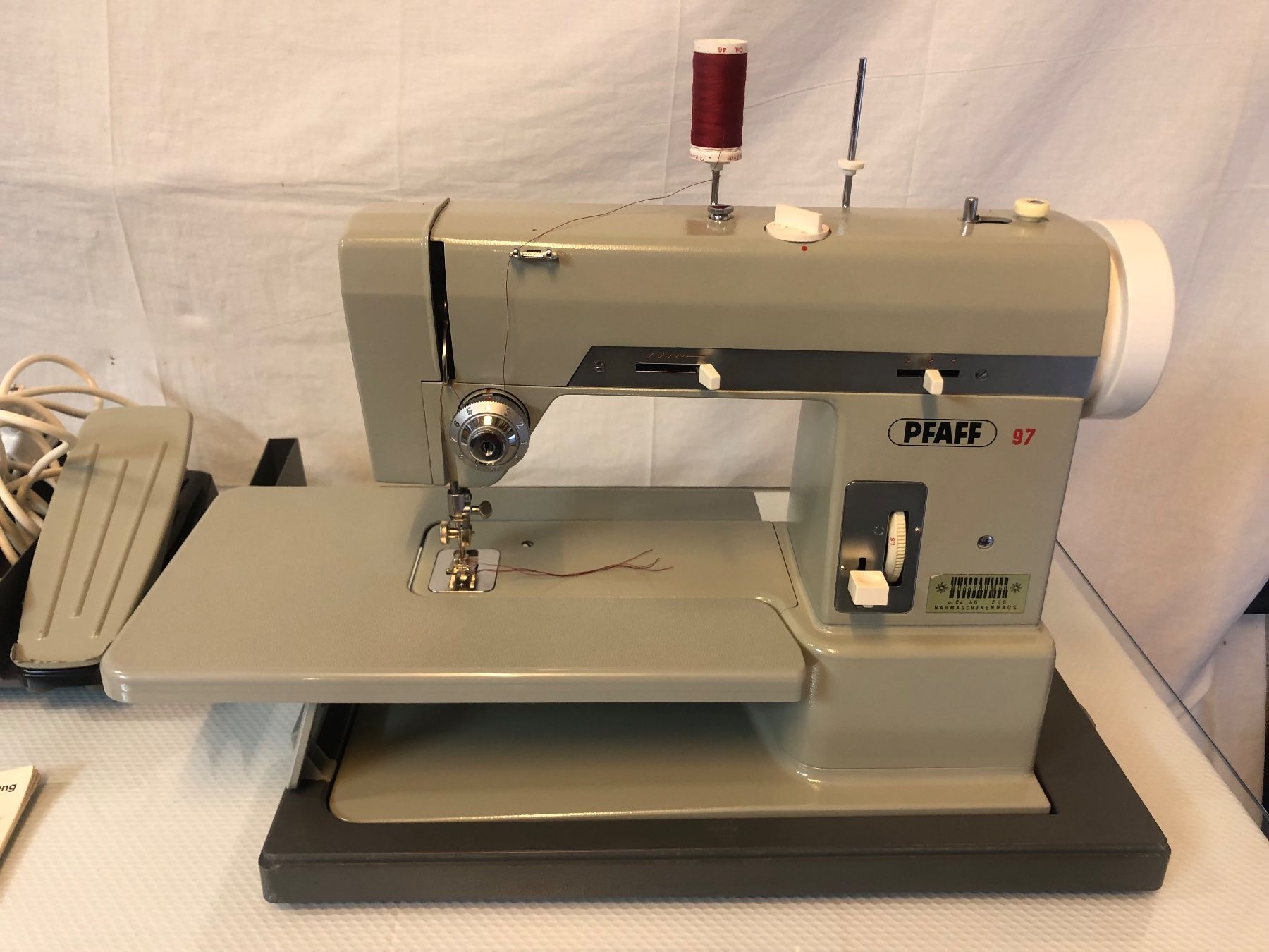 Pfaff Macchine da cucire: Nähmaschine PFAFF 97 – Difettoso da Brunnen venduto da Allerwaren 2