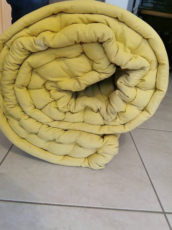 Materassi: Matelas de futon jaune Maison du Monde  – Usato da La Neuveville venduto da Esteban_BDM 3
