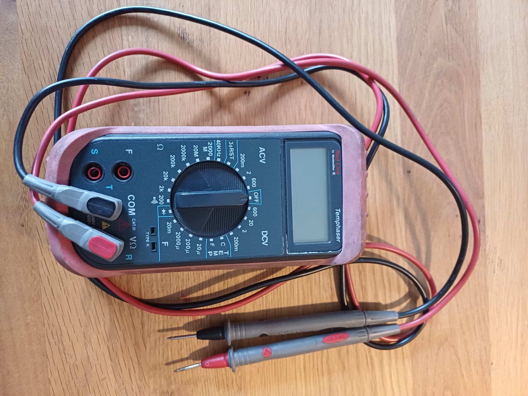 Misurare: Digitales Multimeter mit manueller Messbereichswahl – Usato da Chur venduto da fernsehsessel