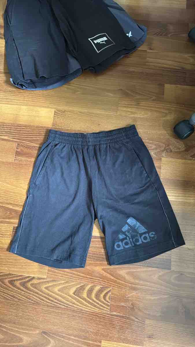 Adidas Pantaloni: Adidas Sporthose schwarz, – Usato da Rüschlikon venduto da norber44