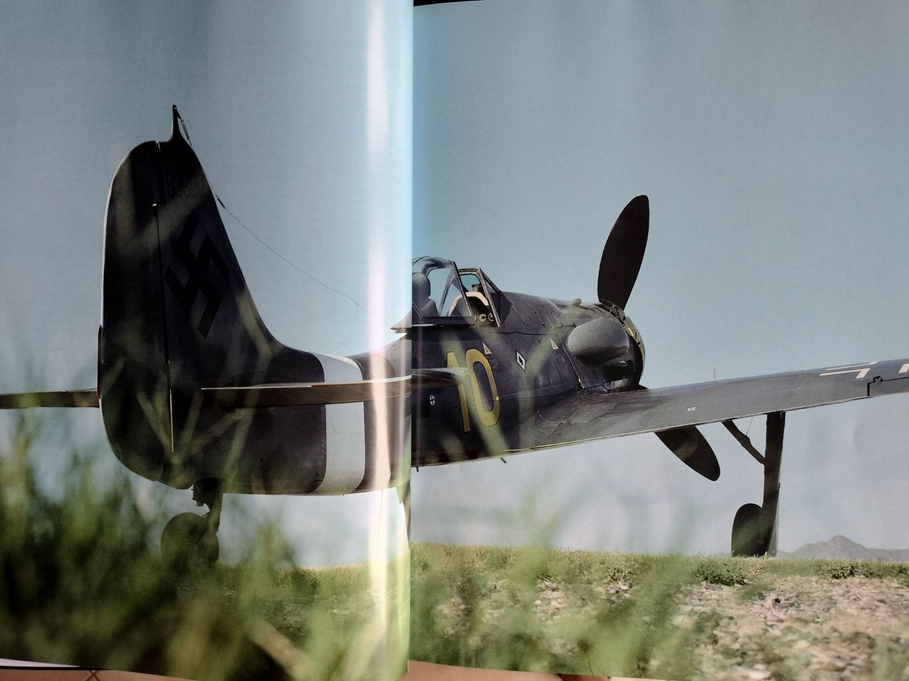 Bücher: Armee Militär Weltkriegs Flieger Buch – Gebraucht aus Schwanden Sigrisw von len_9yqg 4