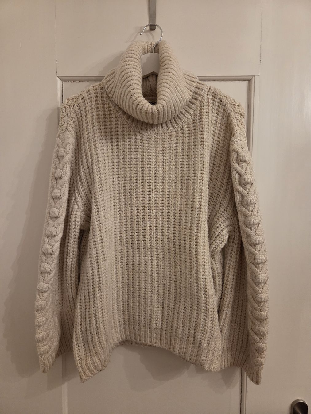 Mango Pulls & Sweat-shirts: MANGO Casual Grobstrickpullover Gr. M Oversize – D'occasion à Schaffhausen par Ali_SH