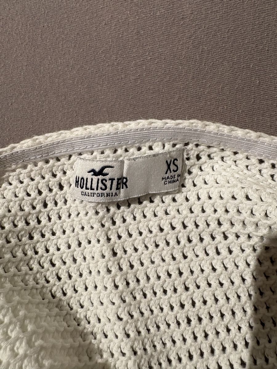 Hollister Tops: Top – Neu (gemäss Beschreibung) aus Schüpfen von ani_gj8r 2
