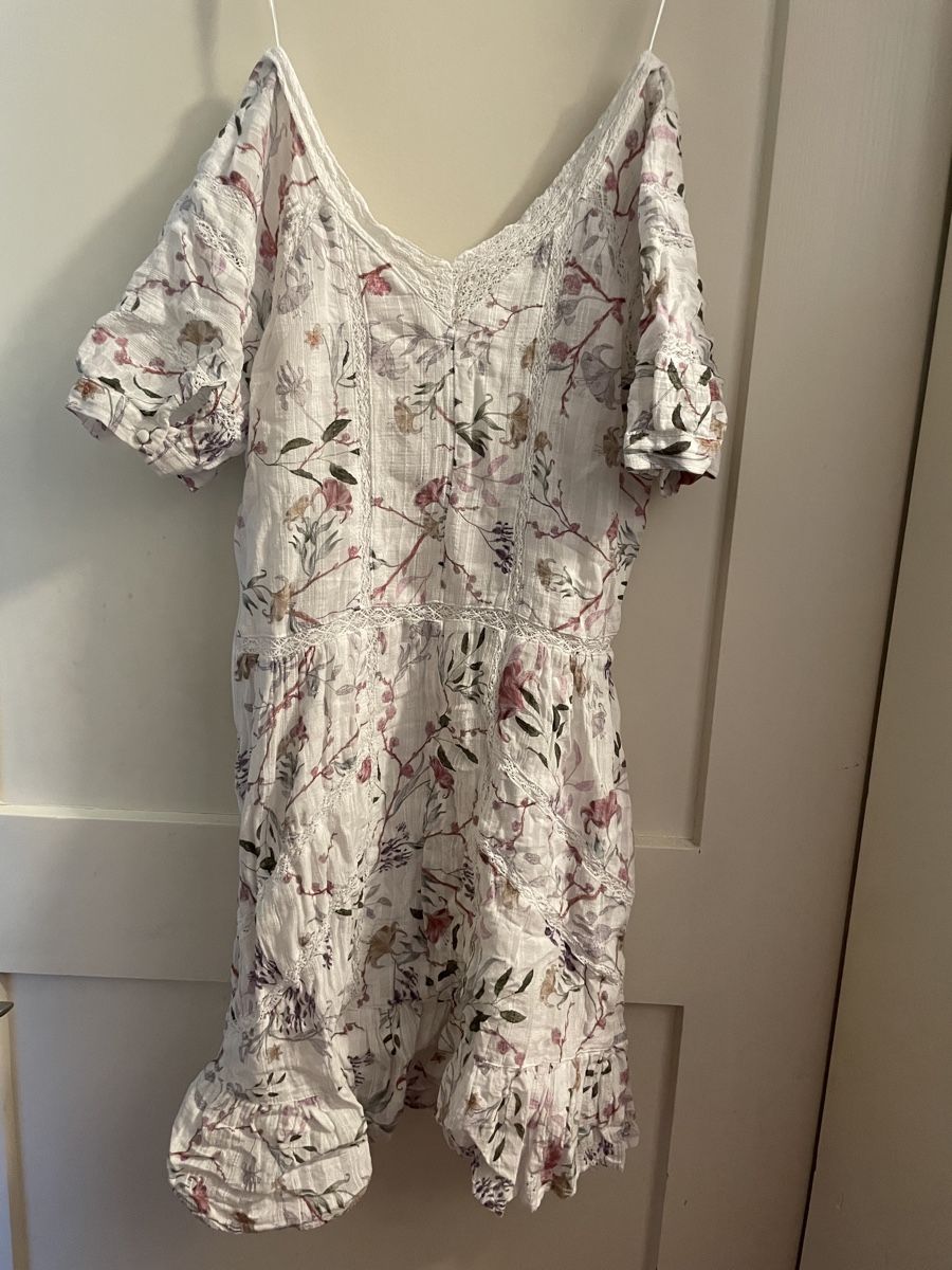 H&M Vestiti: Hübsches Sommerkleid Gr. S, Blumenmuster, Spitzendetails – Nuovo (secondo la descrizione) da Zürich venduto da LenaMeierZurich