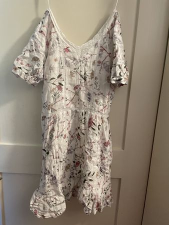 Hübsches Sommerkleid Gr. S, Blumenmuster, Spitzendetails