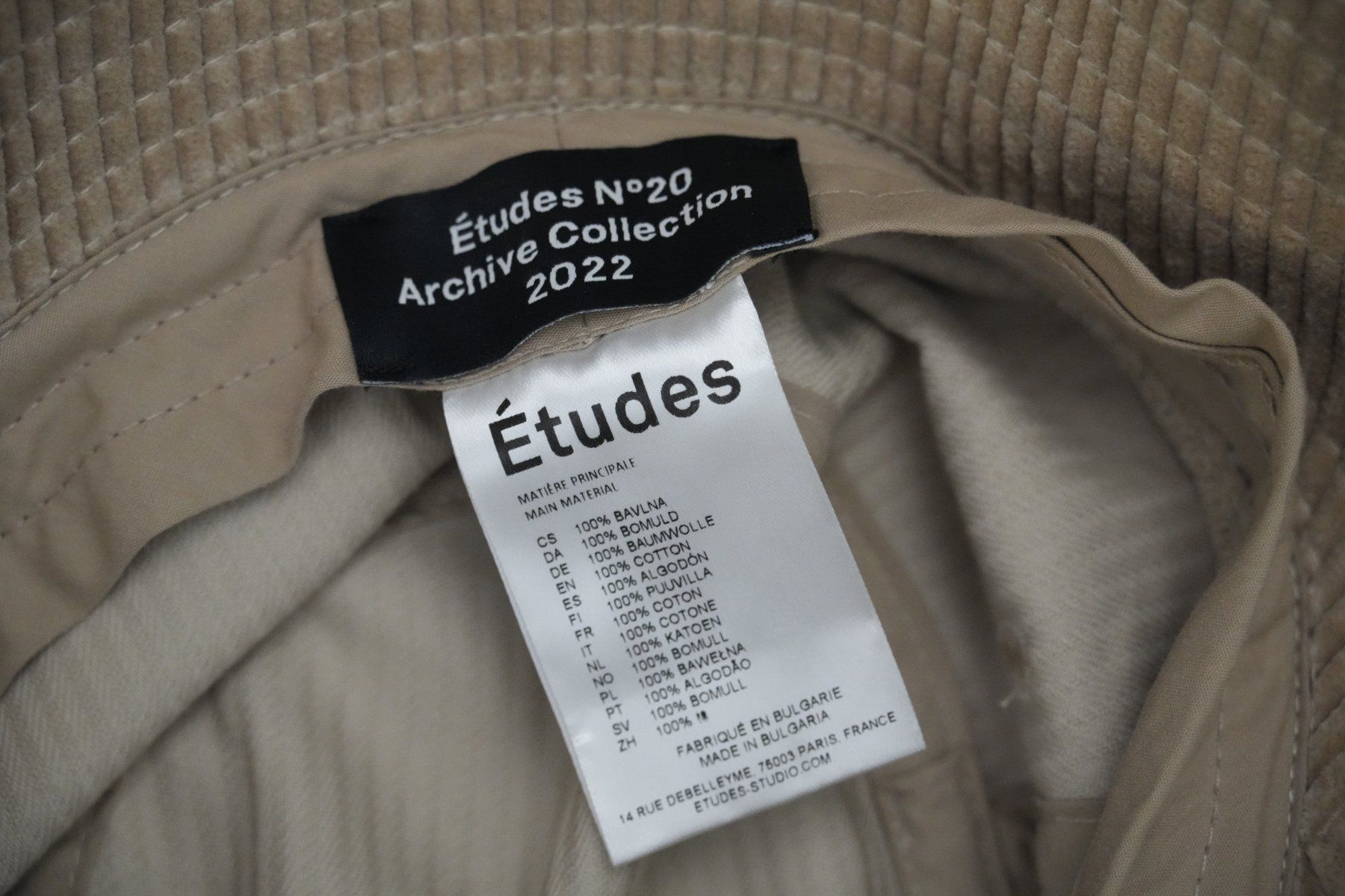 Copricapi, berretti & cappellini: Etudes Corduroy Bucket Hat – Usato da Neuchâtel venduto da yan_lq56 3