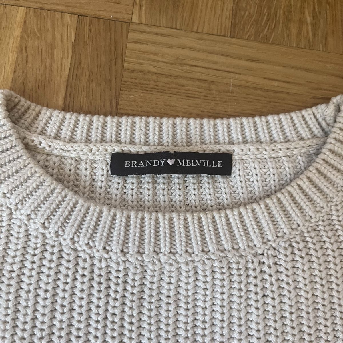 Brandy Melville Pulls & Sweat-shirts: Pull en maille Brandy Melville taille unique – D'occasion à Vevey par jul_xh6s 1
