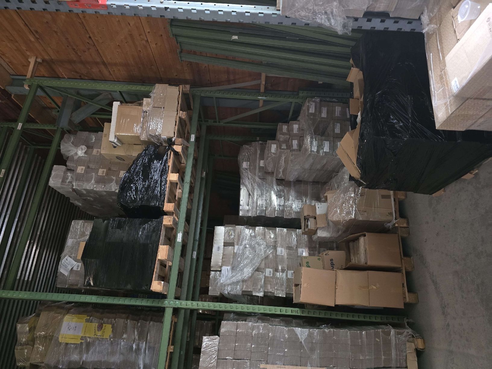 Scaffali: Regalsystem Lager Einrichtungsgegenstände gebraucht – Usato da Safenwil venduto da Leo.87.