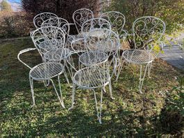 8 Anciennes Chaises de Jardin Blanches