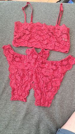 Bralette und 2 Slips  Grösse 36/38
