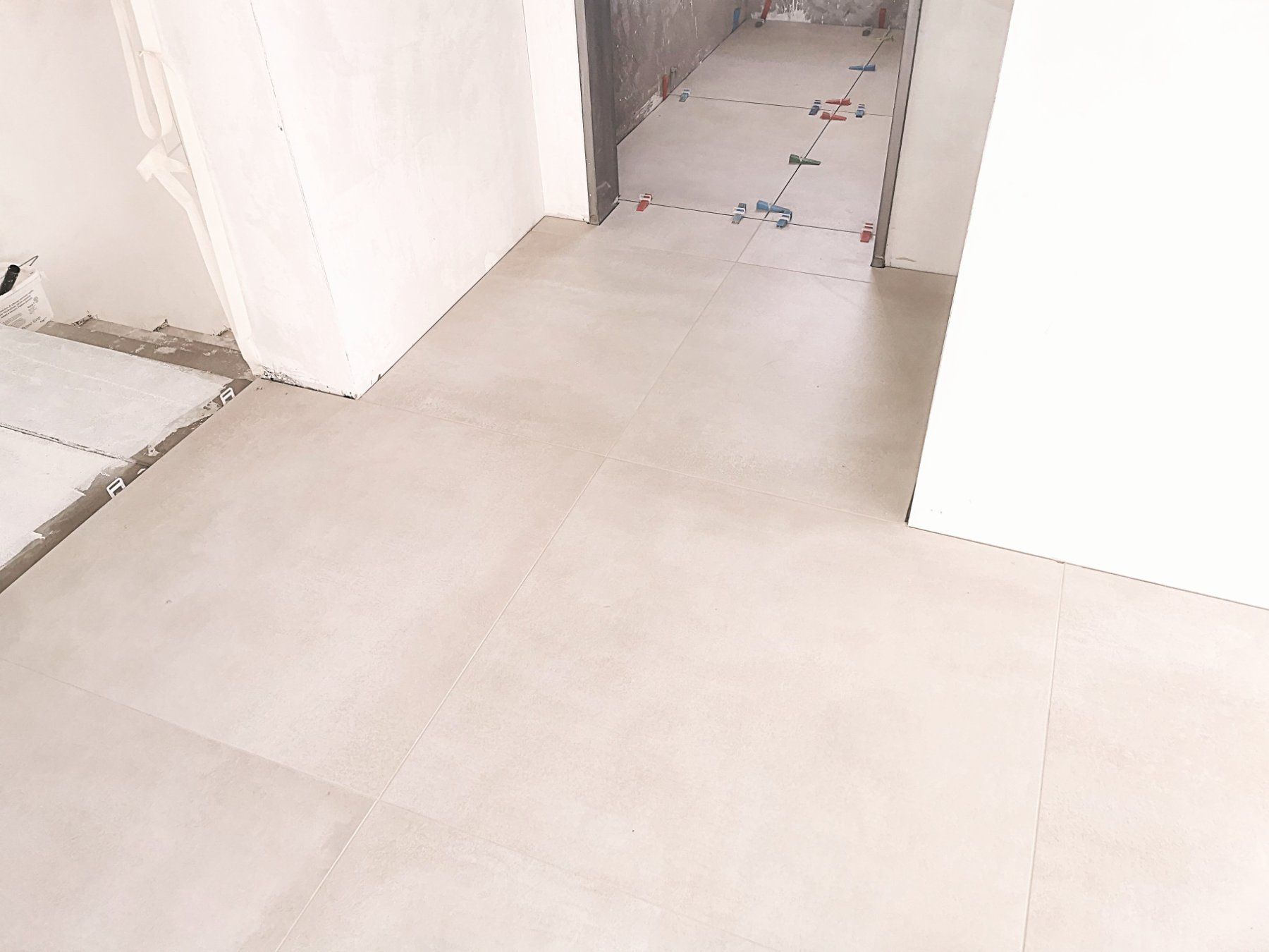 Rivestimenti per pavimenti: Fliese aus Spanien – Nuovo e nell'imballaggio originale da Thalwil venduto da schnuppivogel