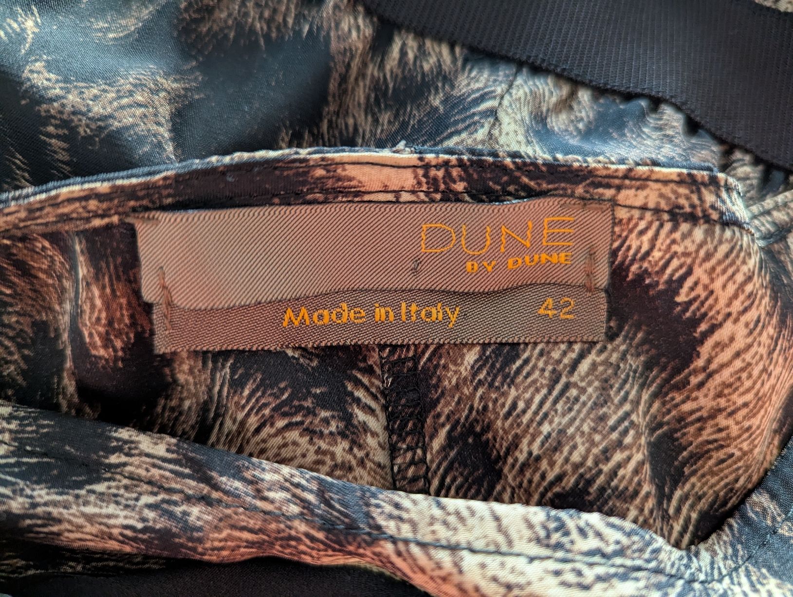 Vestiti: robe dune 42 – Nuovo (secondo la descrizione) da Montreux venduto da dem_gyt9 3