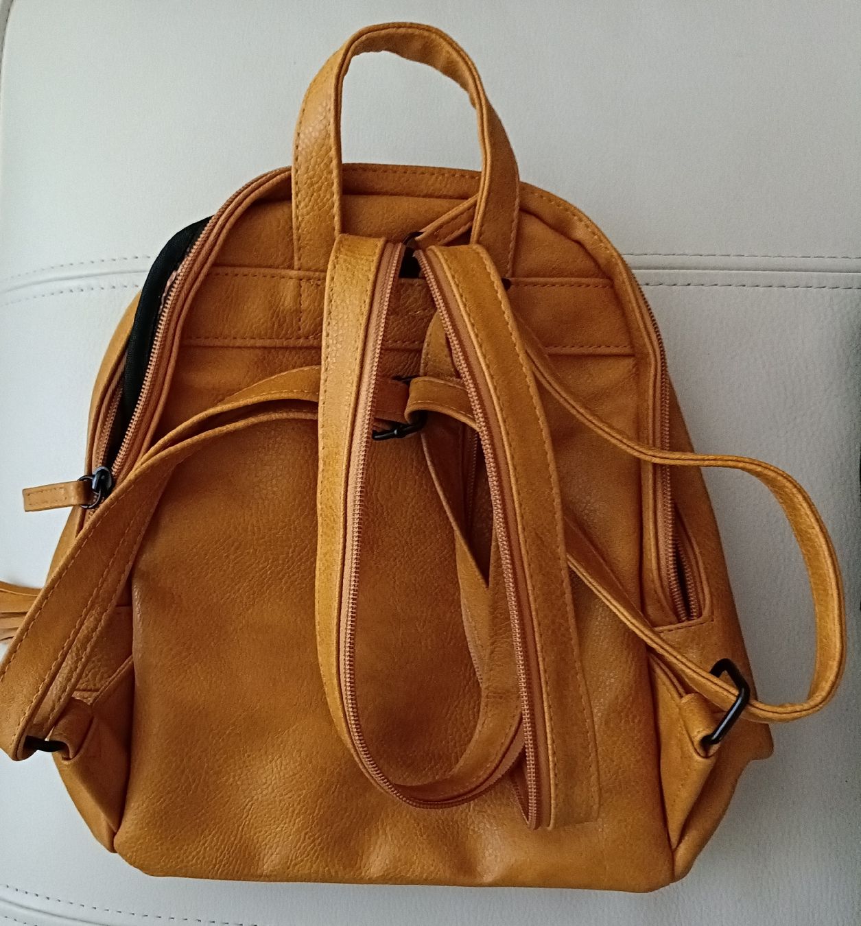 Zaini: Trendiger CHARM Rucksack in Senfgelb – Nuovo (secondo la descrizione) da Wettingen venduto da VO40 5