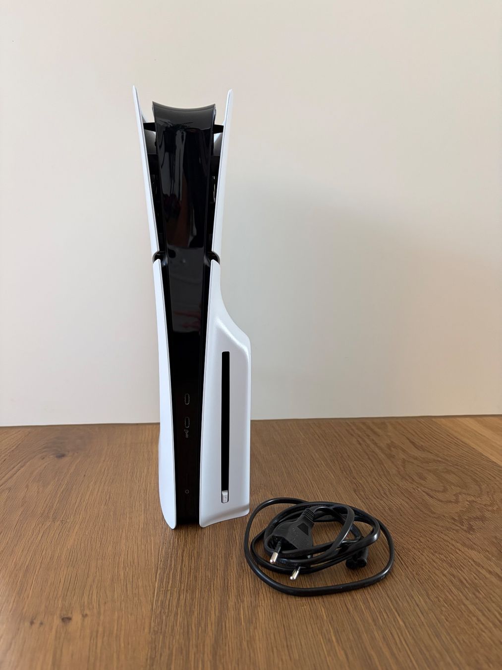 Sony Console: PlayStation 5 Slim Disc Edition mit Zubehör – Usato da Summaprada venduto da Brustpower 3