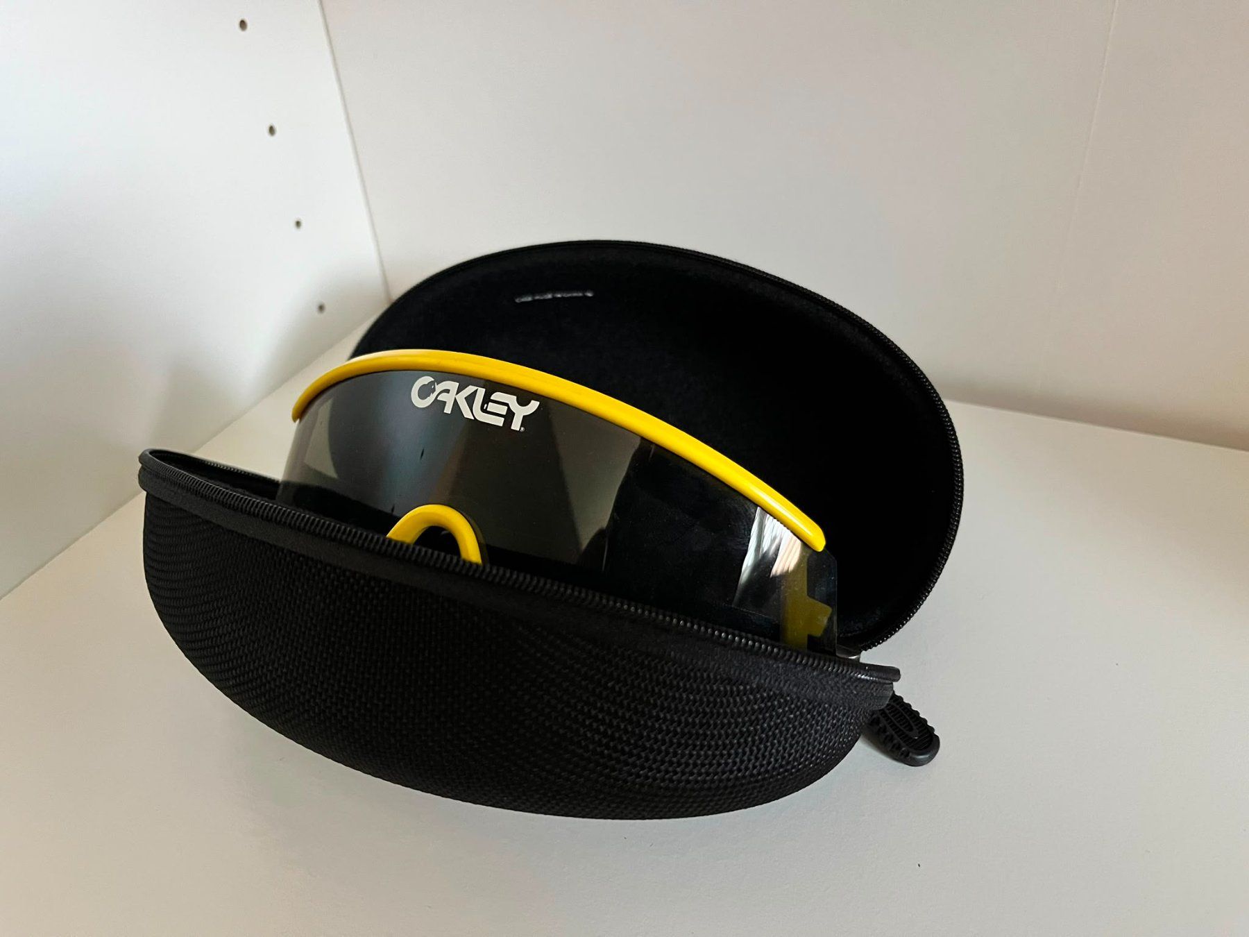 Occhiali & Lenti: Oakley Eyeshade classic original – Usato da Nänikon venduto da cmunozh 1