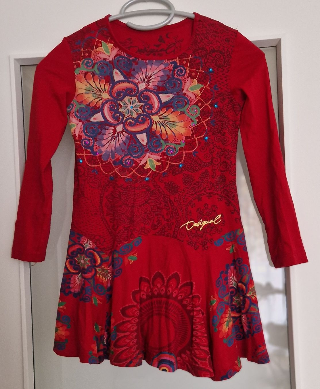Vestiti & Gonne: desigual grandeur 116/122 – Usato da Couvet venduto da Pioune