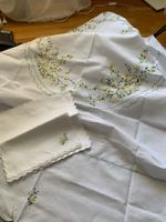 Runde Tischdecke mit Servietten bestickt Neu 220 cm