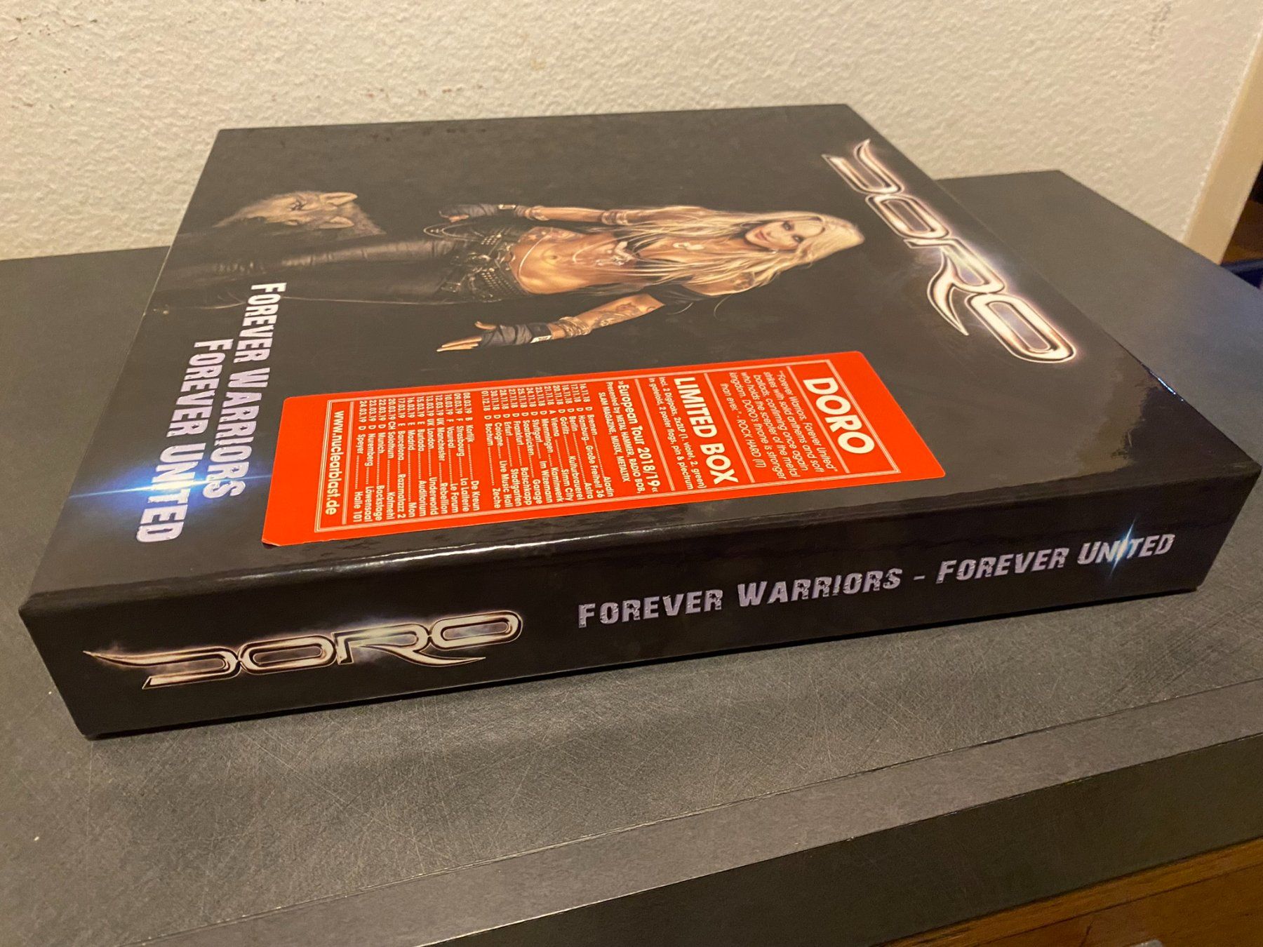 Dischi in vinile: Doro - Forever Warriors Forever United - Box Set L.Edition – Nuovo (secondo la descrizione) da Basel venduto da VinylLover68 6