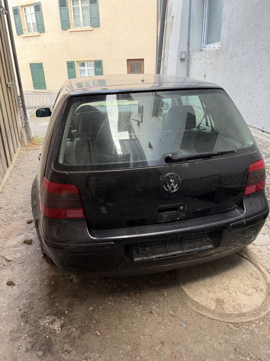 VW Automobili: VW GOLF 4 1.8T – Usato da Esslingen venduto da ham_q8qn 3