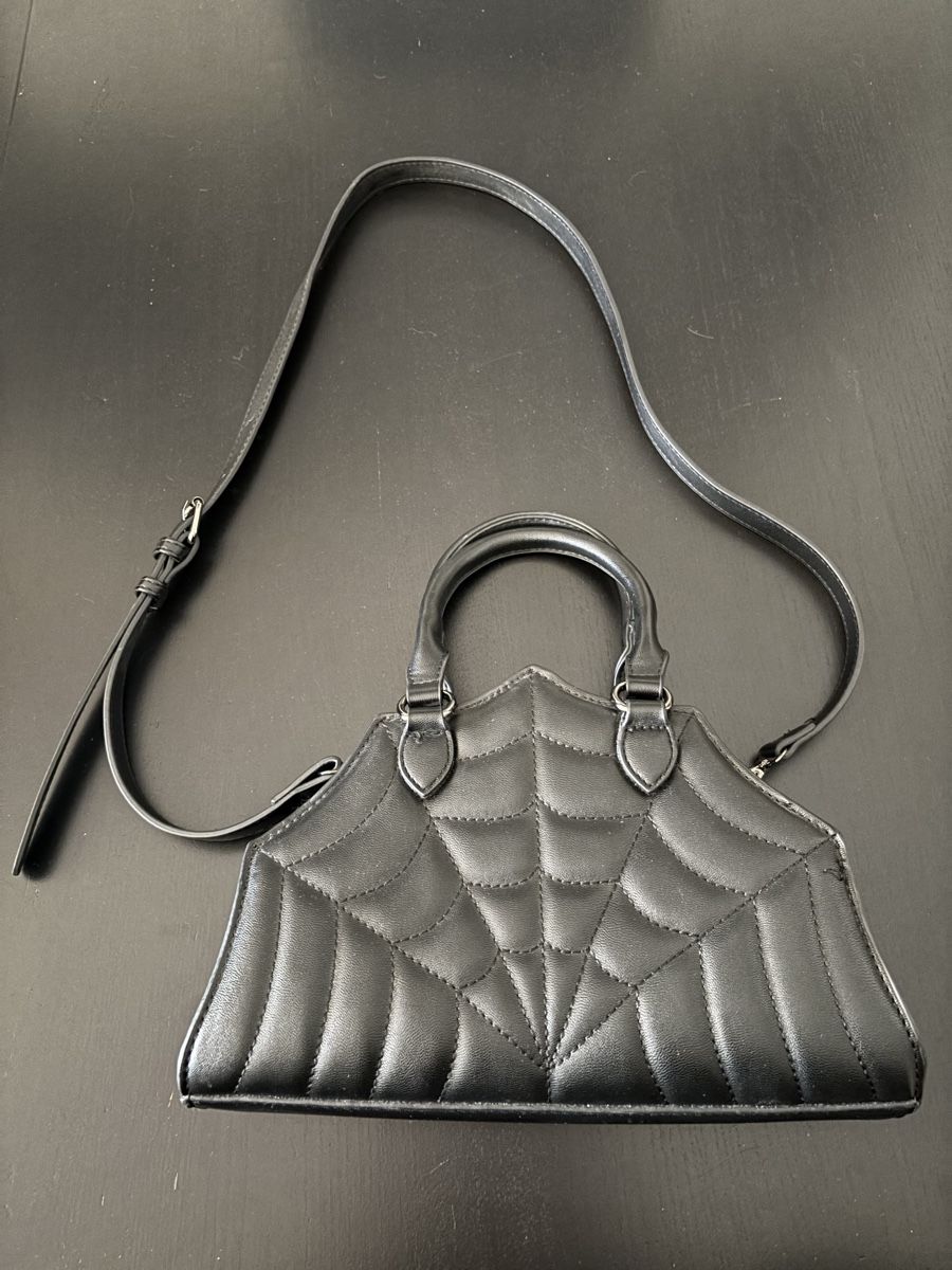 Taschen für Damen: Banned Alternative Spinnennetz Handtasche – Gebraucht aus Horn von MichelleLa