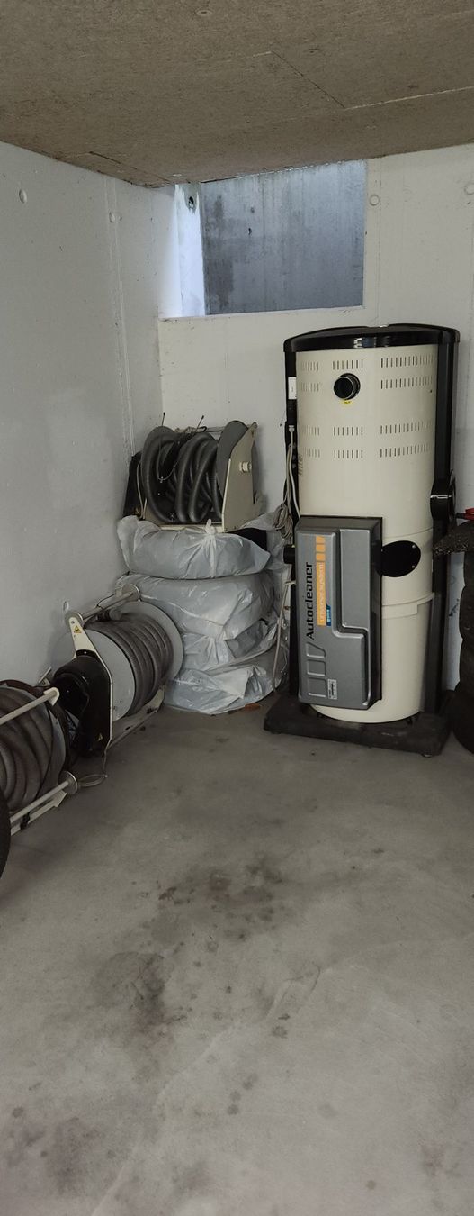 Aspirapolveri & Accessori: Industrie Autostaubsauger – Usato da Rudolfstetten venduto da Rinorf 1