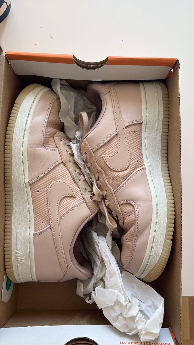 Nike Damenschuhe: Air Force 1, Spezial Edition 2018, Gr. 38/24cm – Gebraucht aus Rorschach von CREDOCONTRO 4