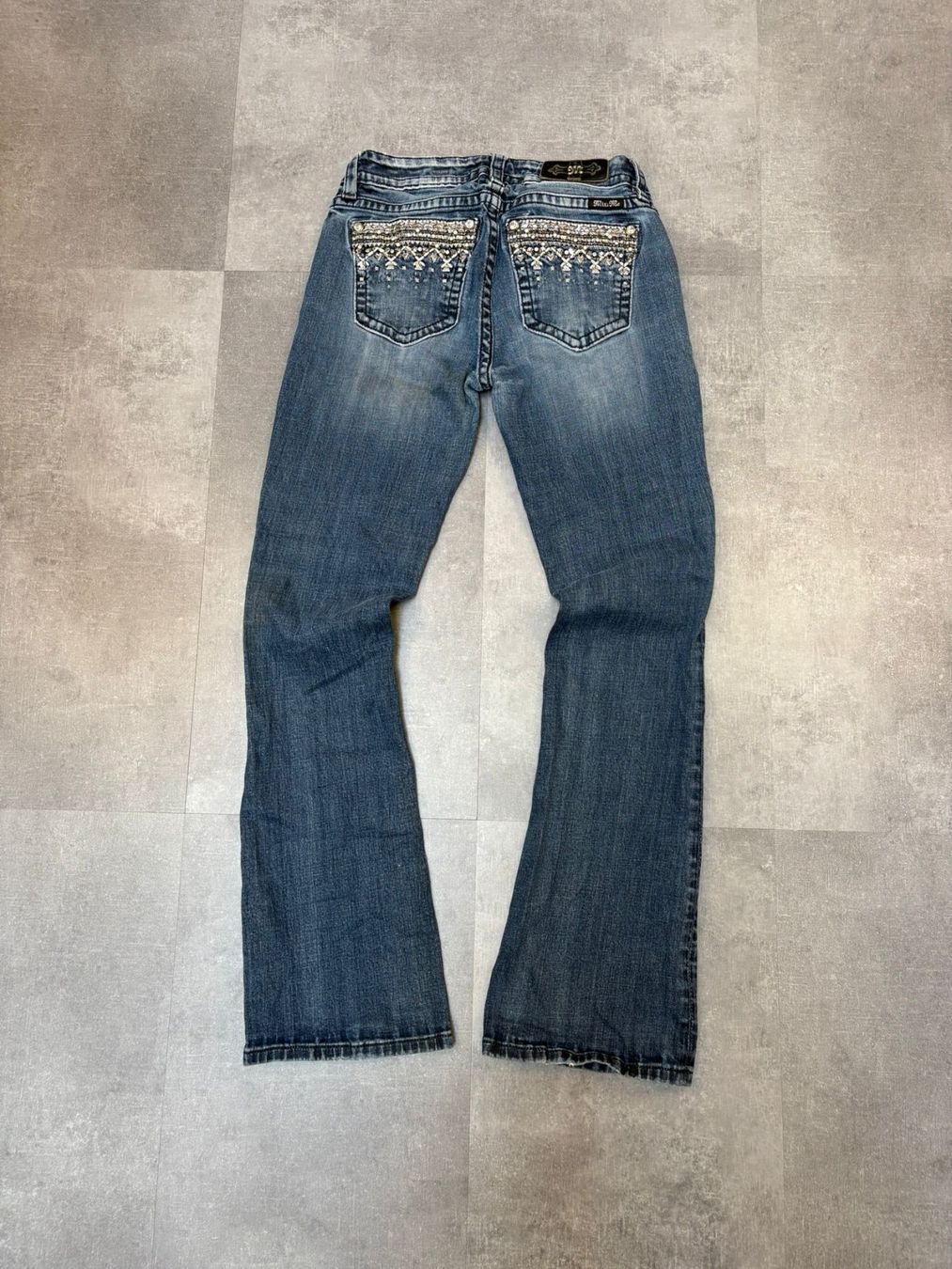 Jeans: Miss Me Bootcut Jeans - Grösse S/27 – Nuovo (secondo la descrizione) da Werdenberg venduto da hase.vintage 1