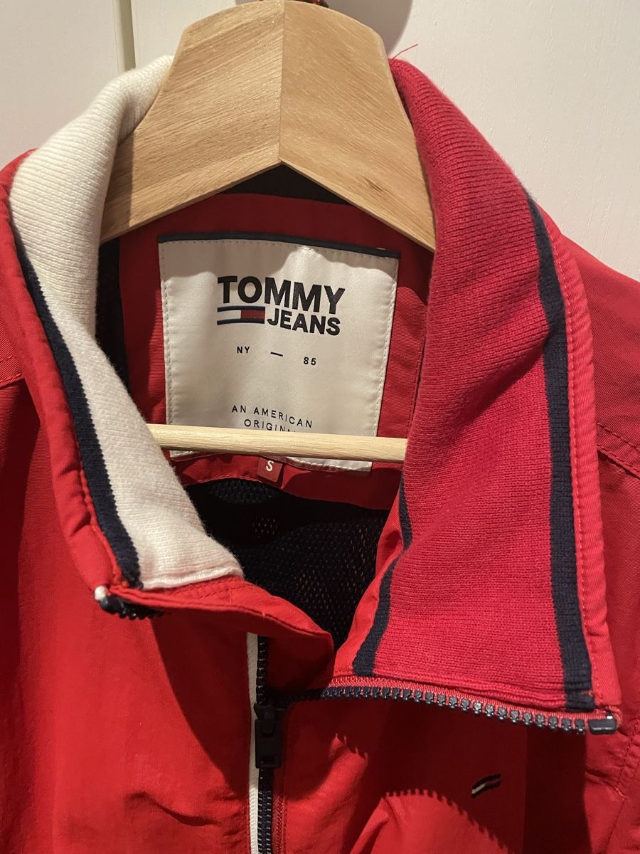 Tommy Hilfiger Giacche: Jacke Tommy Hilfiger S mi-saison – Nuovo (secondo la descrizione) da La Chaux de fonds venduto da car_f9yg 3